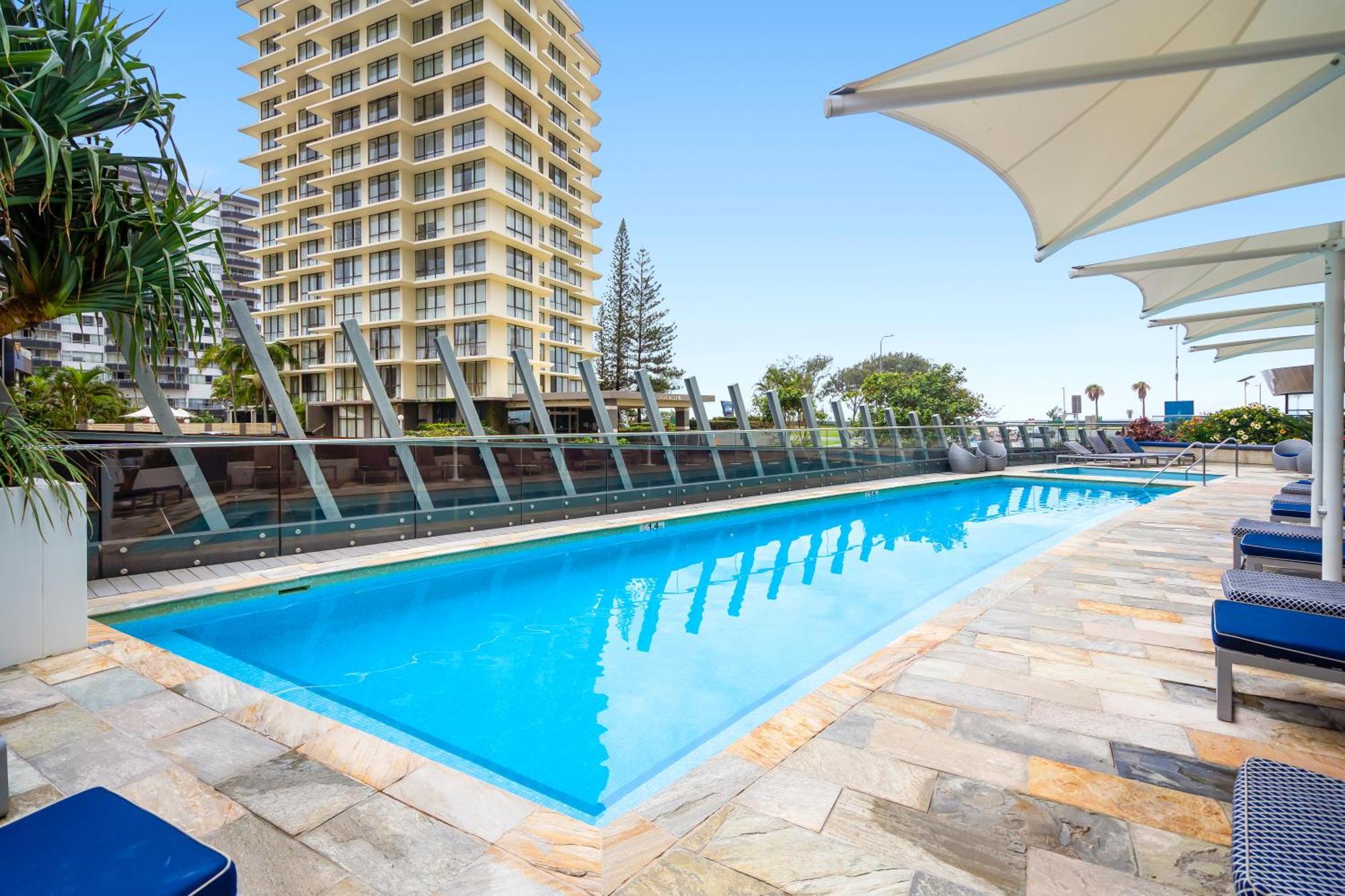 Appartamento Rhapsody Surfers Paradise Beachfront Sleeps 6 - Optimise Bnb Gold Coast Esterno foto